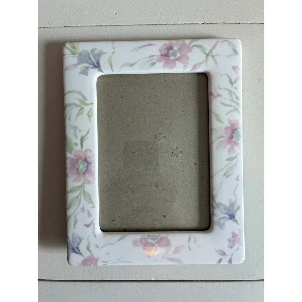 Unbranded signs wear